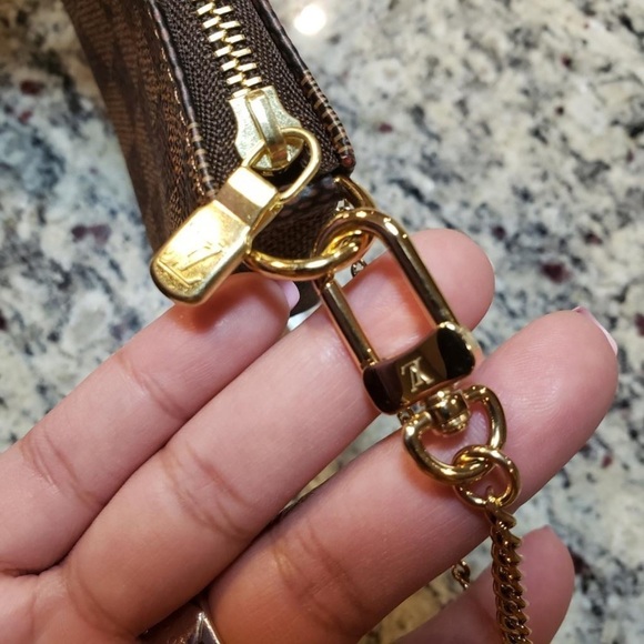 🎁 NEW Louis Vuitton Mini Pochette in Damier Ebene Made in France 🇫🇷 - Picture 6 of 12